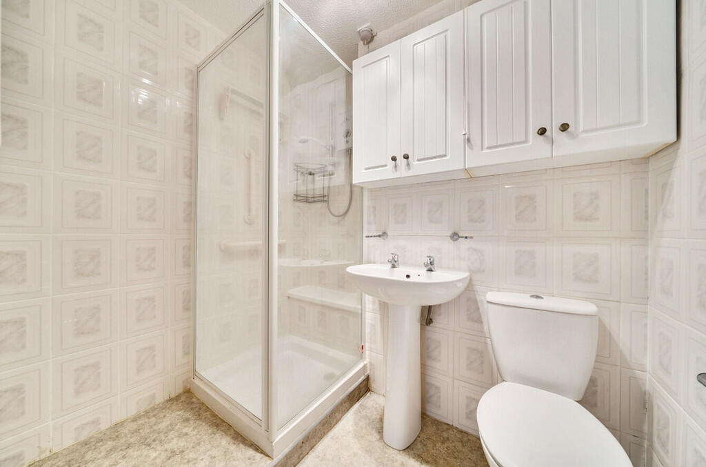 Additional property image - Sidcup Hill, Sidcup, DA14 6HG