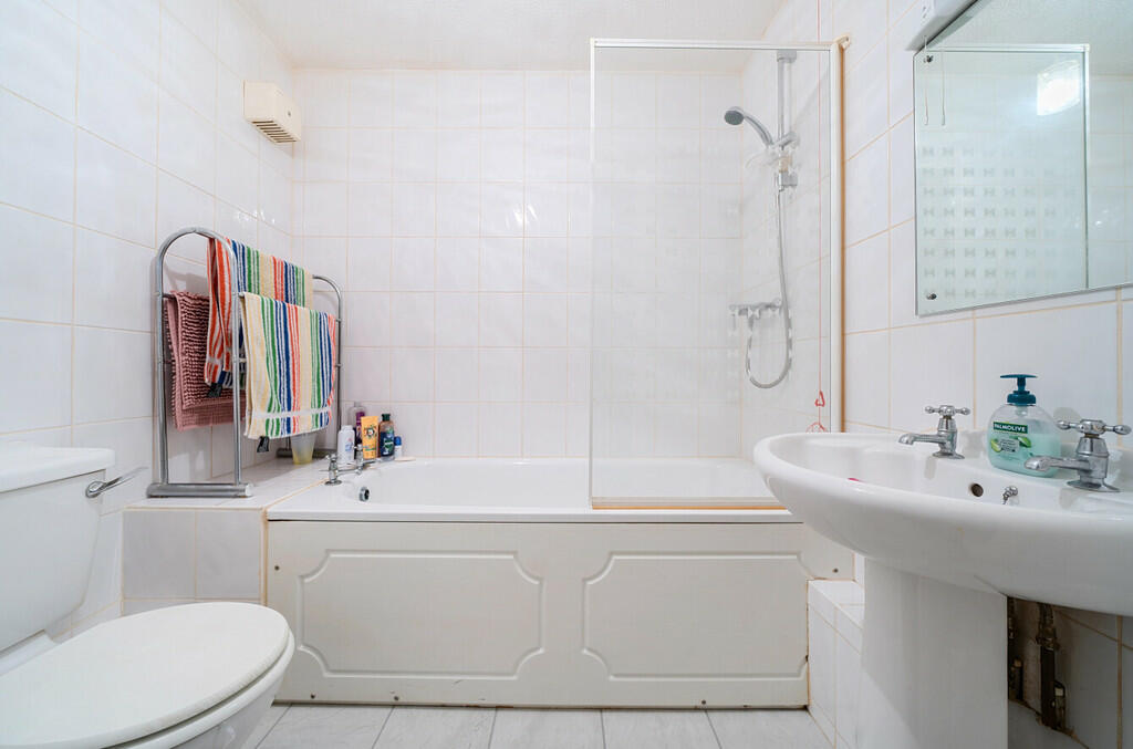 Additional property image - Station Road, Sidcup, DA15 7JU