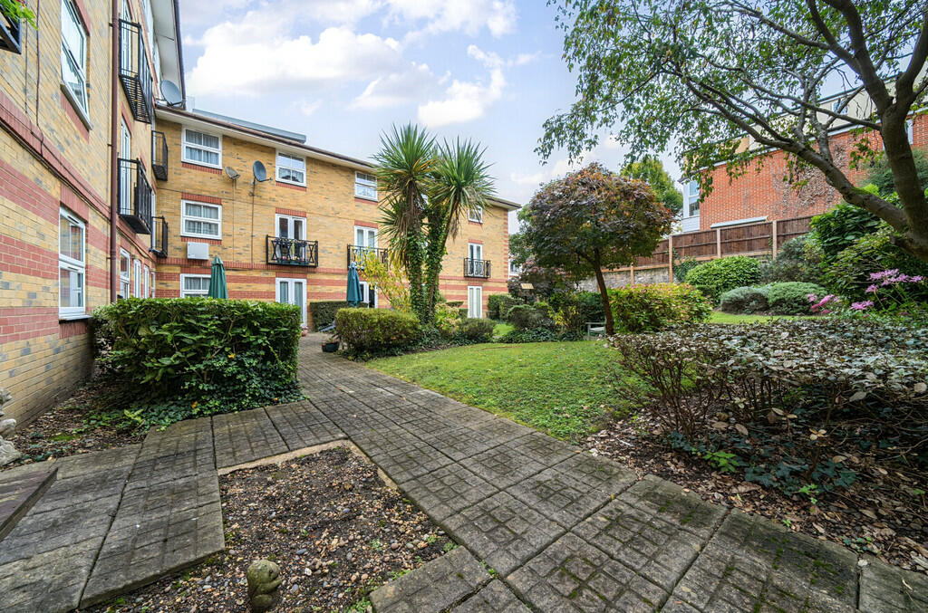 Additional property image - Station Road, Sidcup, DA15 7JU