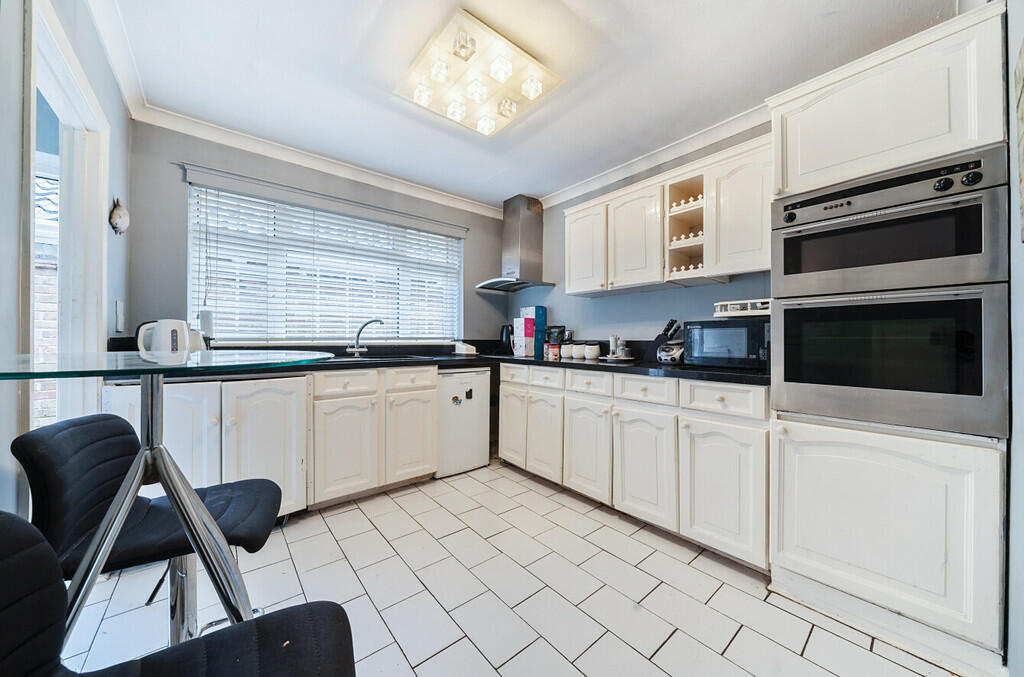 Additional property image - Oakley Park, Bexley, DA5 3EG