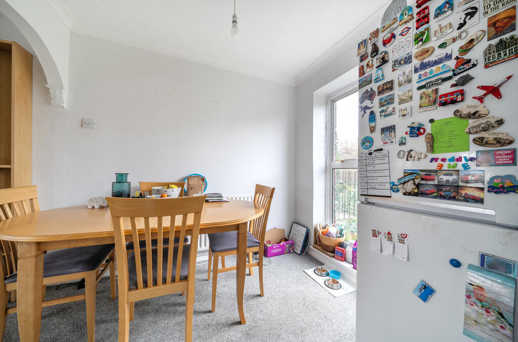 Additional property image - Maiden Erlegh Avenue, Bexley, DA5 3PD