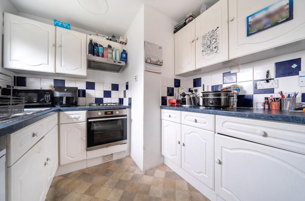 Additional property image - Maiden Erlegh Avenue, Bexley, DA5 3PD
