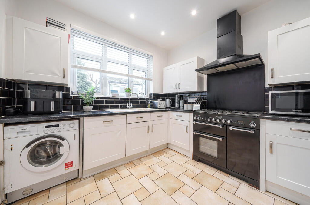 Additional property image - Old Farm Avenue, Sidcup, DA15 8AD