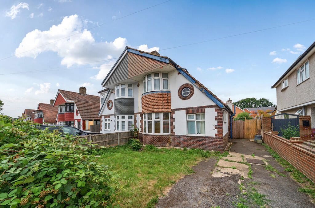 Main image of property: Old Farm Avenue, Sidcup, DA15 8AJ