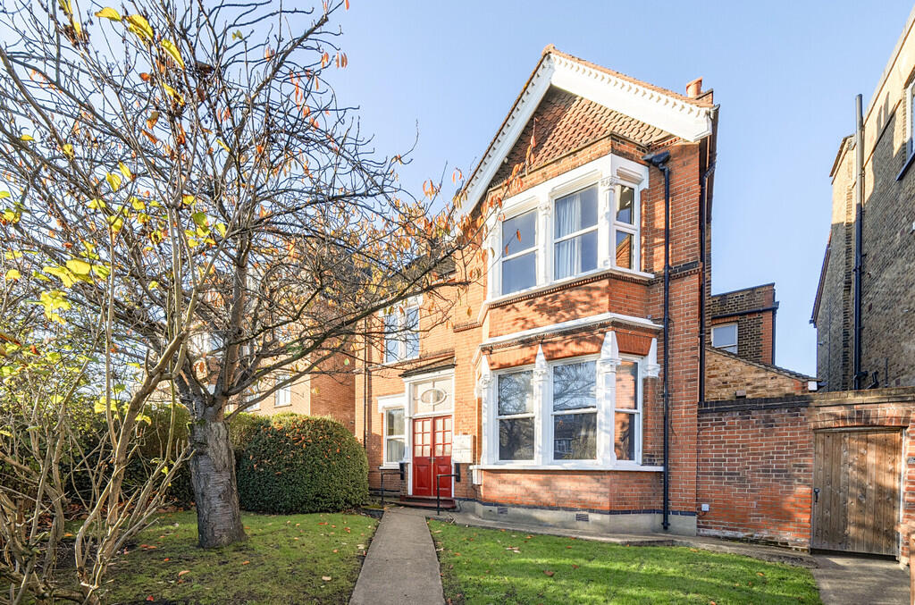 Main image of property: Station Road, Sidcup, DA15 7DY