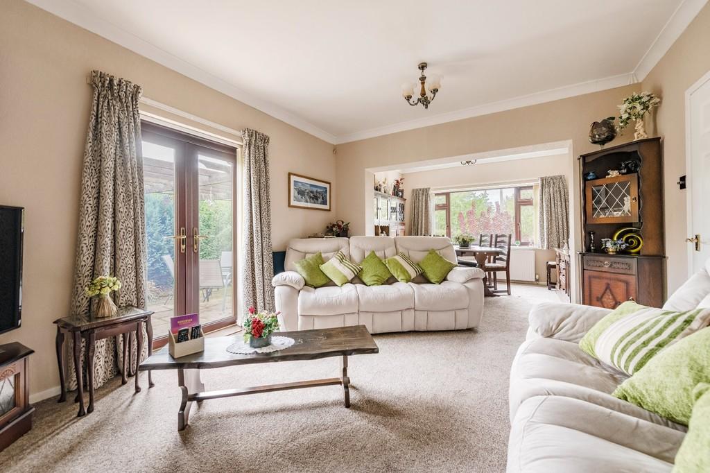 5 bedroom detached bungalow for sale in EatononTern, Market Drayton, TF9