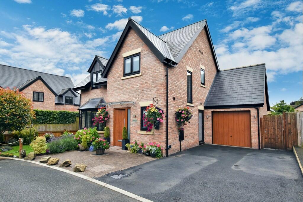 3 bedroom detached house for sale in Pear Tree Croft, NortonInHales, TF9