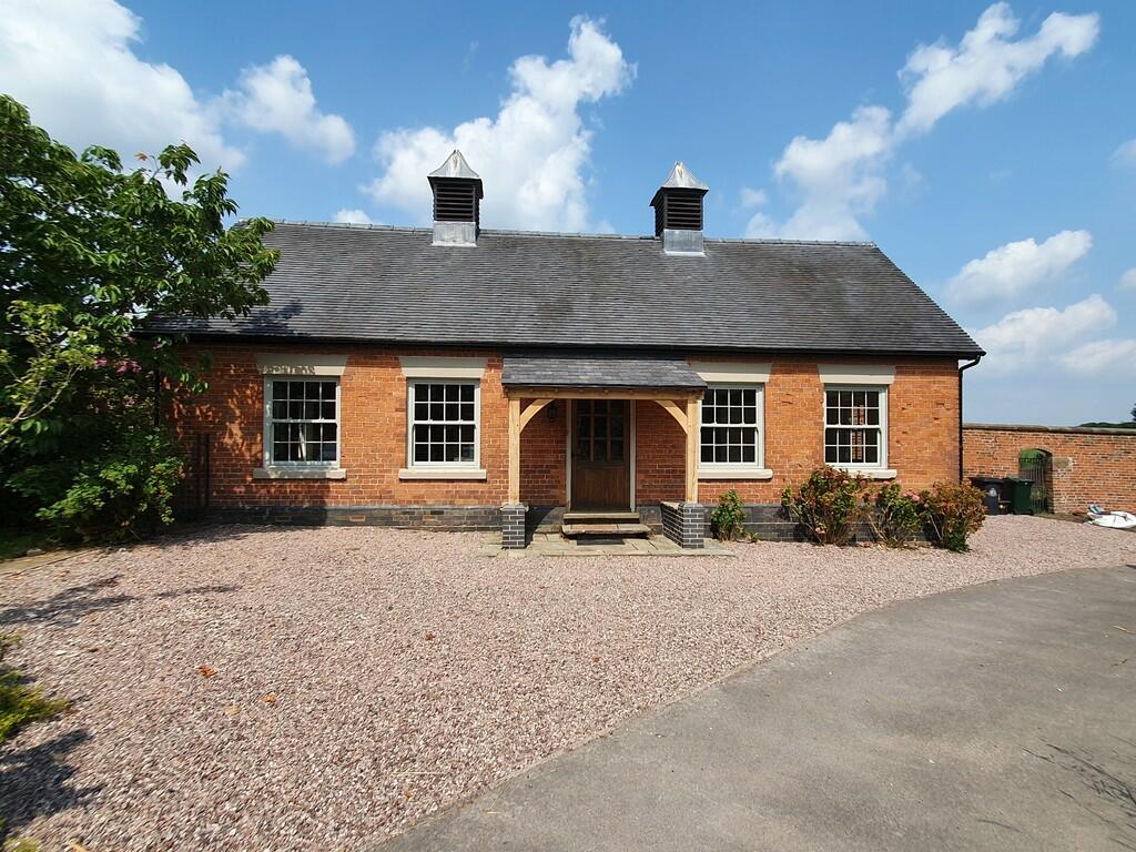 2 bedroom detached house for rent in Bellaport Road, Nortoninhales