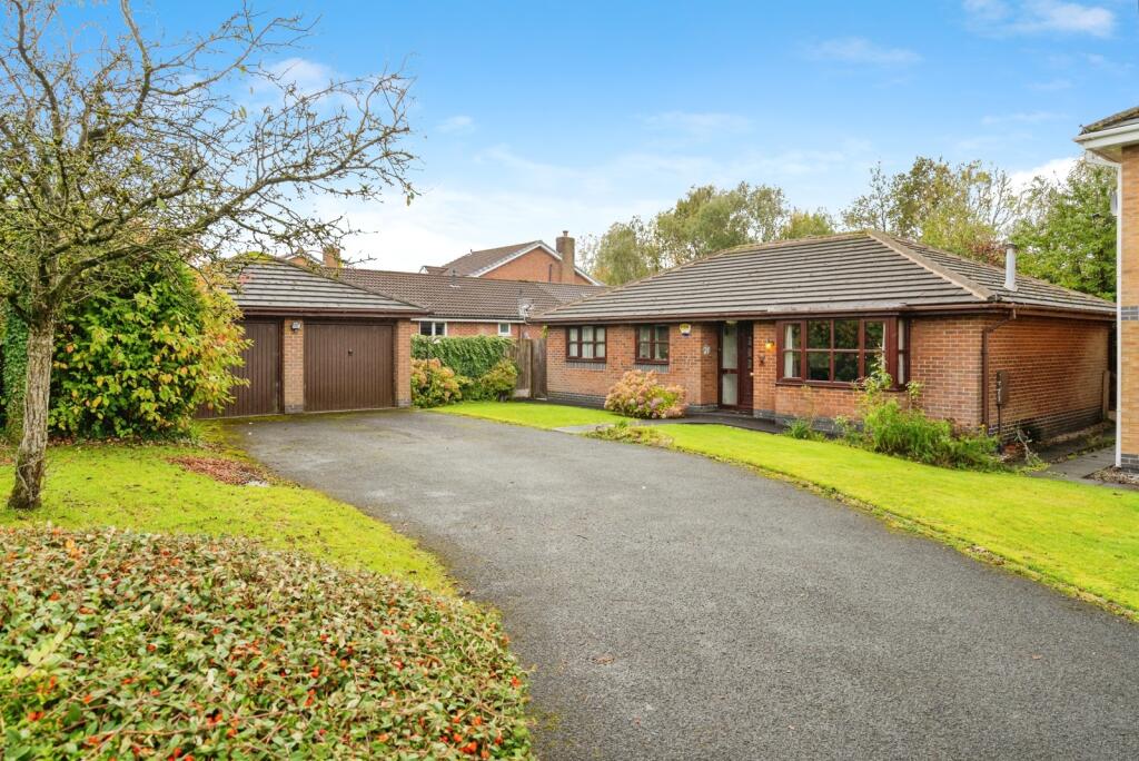 Main image of property: Dale Lee, Westhoughton, Bolton, Greater Manchester, BL5