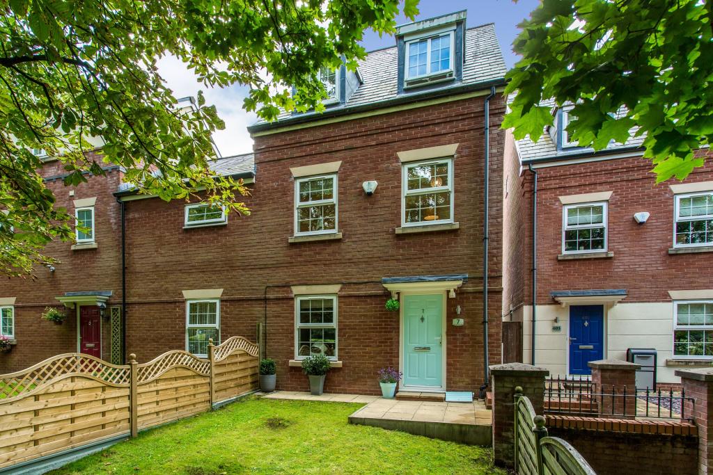 4 bedroom detached house for sale in Old Hall Mill Lane, Atherton