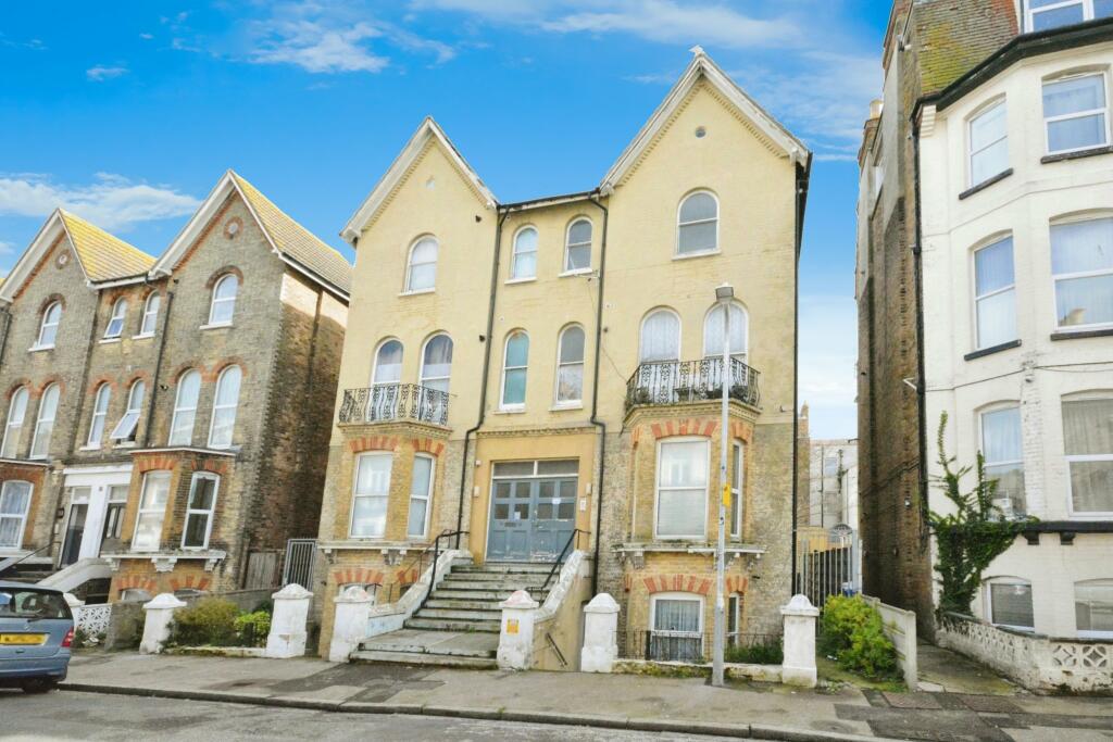 3 bedroom flat for sale in Athelstan Road, Margate, CT9