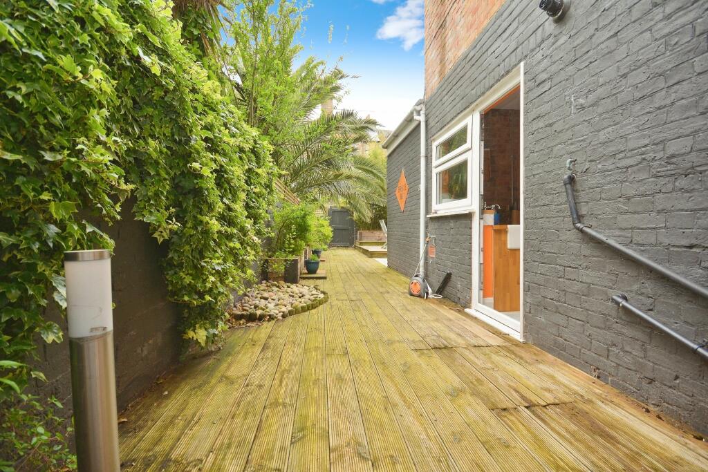 2 bedroom flat for sale in Sweyn Road, Margate, Cliftonville, CT9