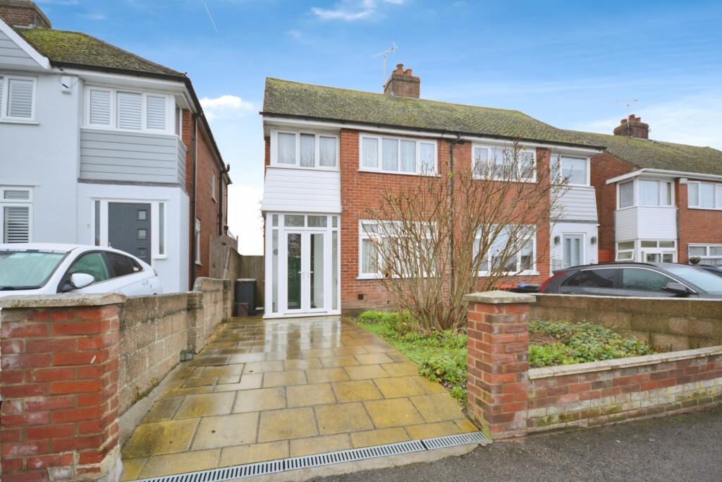 3 bedroom semi-detached house