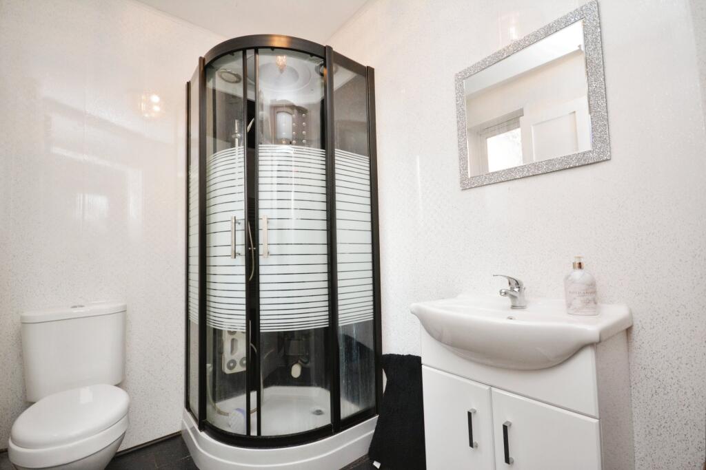 Additional property image - Cliftonville Avenue, Margate