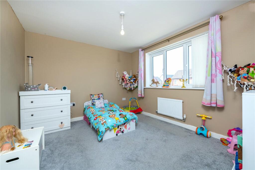 5 bedroom detached house for sale in Whittle Road, Holdingham, Sleaford