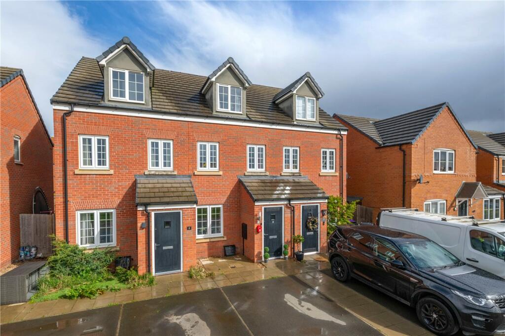 3 bedroom terraced house for sale in Snow Close, Holdingham, Sleaford