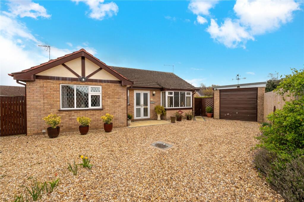 3 bedroom bungalow for sale in Skelton Close, Heckington, Sleaford