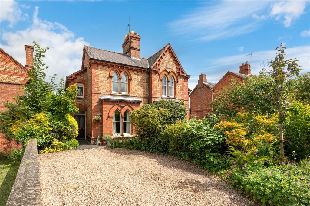 2 bedroom semidetached house for sale in Station Road, Ruskington, Sleaford, Lincolnshire, NG34