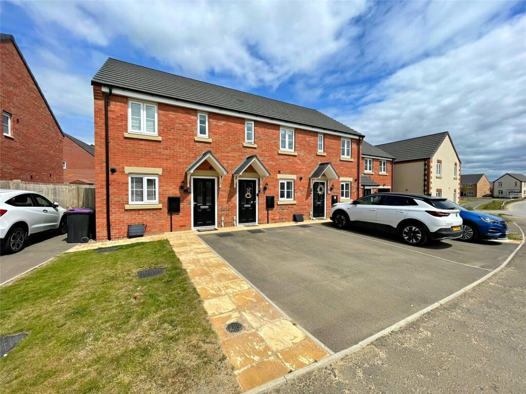 2 bedroom terraced house for sale in Whittle Road, Holdingham, Sleaford