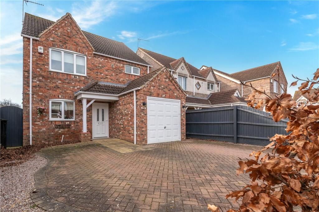 3 bedroom detached house for sale in Oatfield Way, Heckington, Sleaford