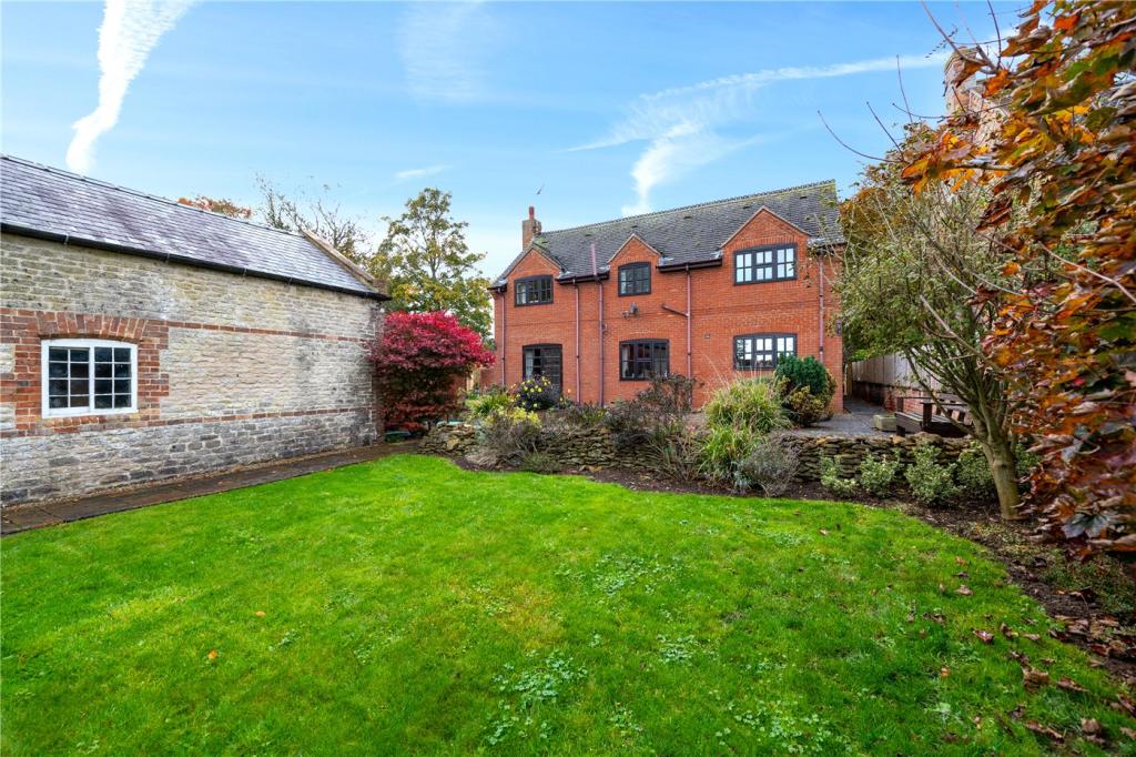 4 bedroom detached house for sale in Northfield Road, Quarrington, Sleaford, Lincolnshire, NG34