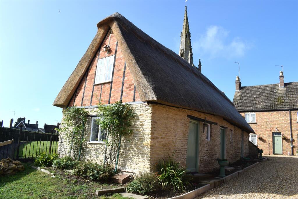 Main image of property: The Green, Islip