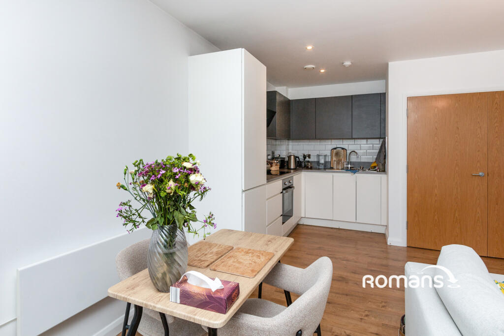 Main image of property: Farnborough Road, Farnborough, Hampshire, GU14