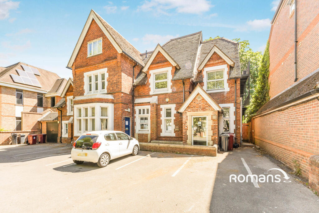 Main image of property: London Road, Reading, Berkshire, RG1