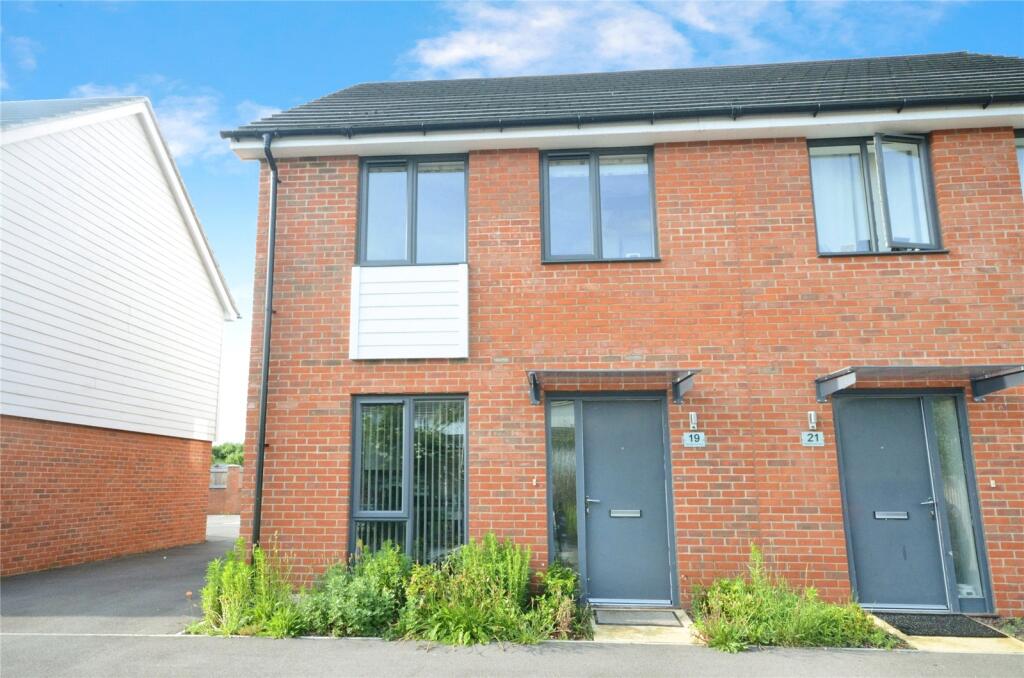 Main image of property: Alexander Turner Close, Reading, RG1