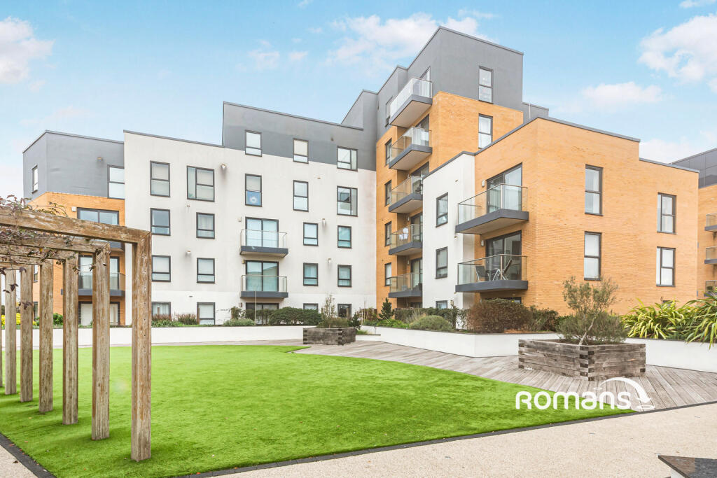 Main image of property: Padworth Avenue, Reading, Berkshire, RG2