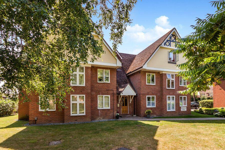 2 bedroom apartment for rent in Rectory Road, Wokingham, RG40