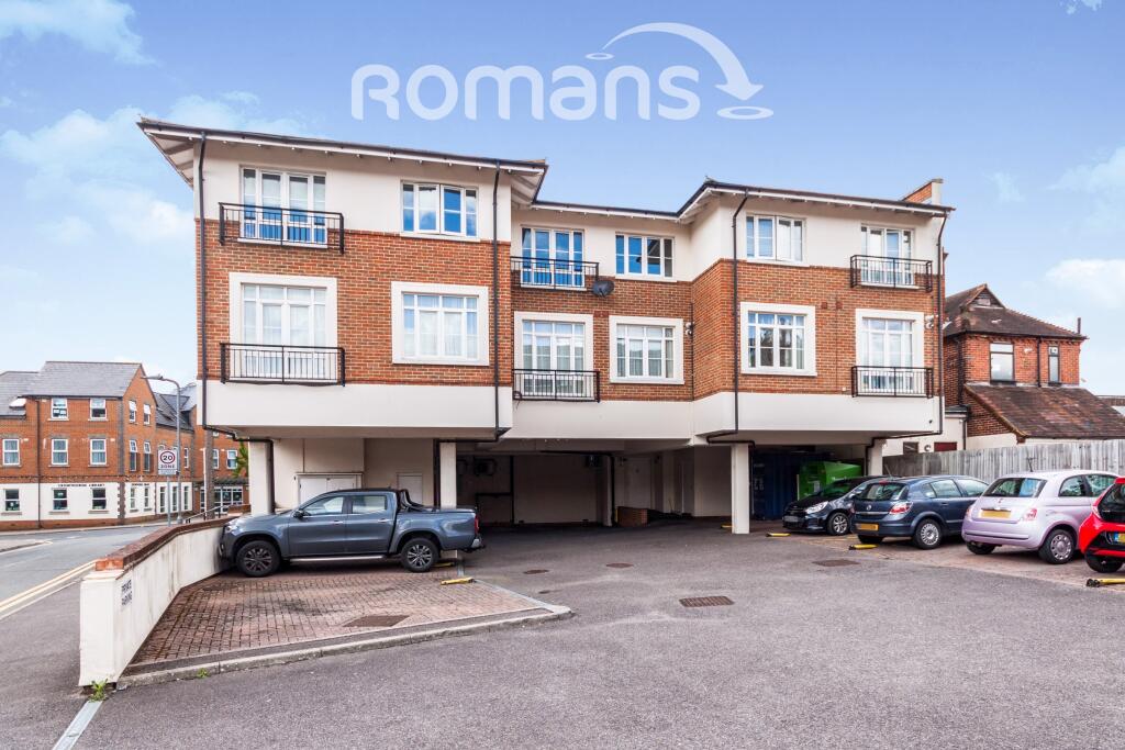 Main image of property: Twelve Trees House, Cambridge Road, Crowthorne, RG45