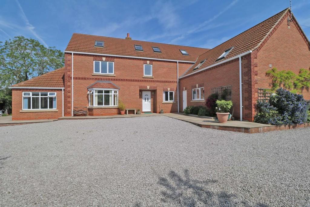 5 bedroom detached house for sale in West End Road, Epworth, DN9