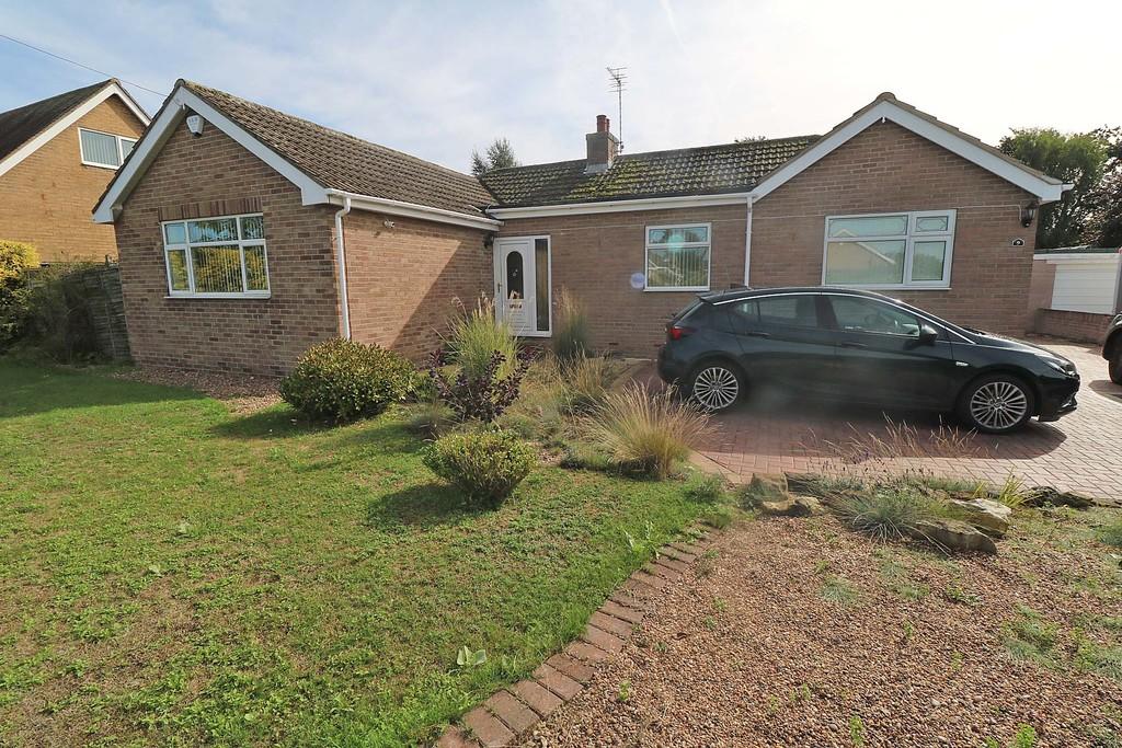 4 bedroom detached bungalow for sale in Park Close, Westwoodside, DN9