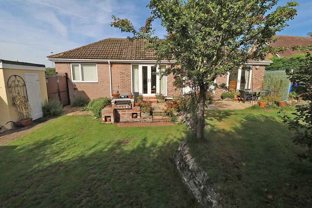 4 bedroom detached bungalow for sale in Park Close, Westwoodside, DN9