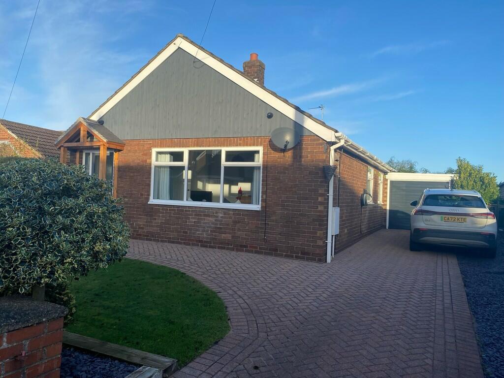 3 bedroom detached bungalow for sale in Westgate Road, Belton, DN9