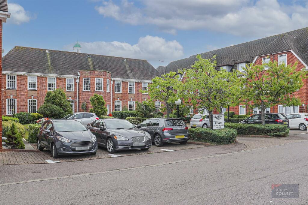 2 bedroom retirement property for sale in High Street, Hoddesdon, EN11