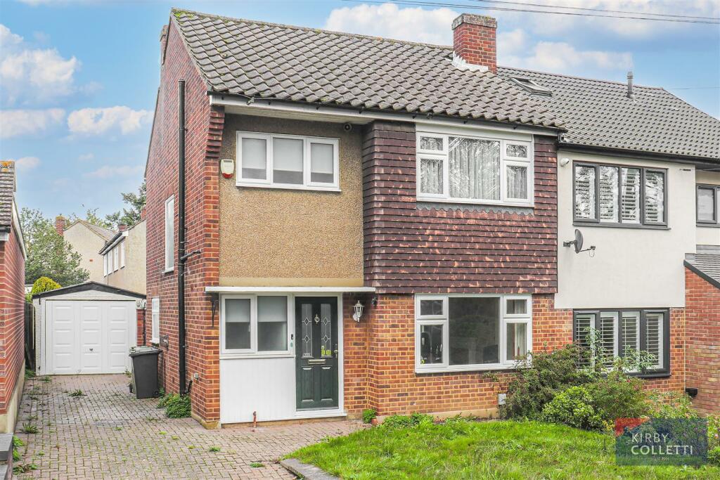 3 bedroom semidetached house for sale in Bell Lane, Broxbourne, EN10