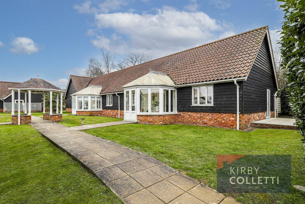 2 bedroom bungalow for sale in Stocking Hill, Cottered, Buntingford, SG9
