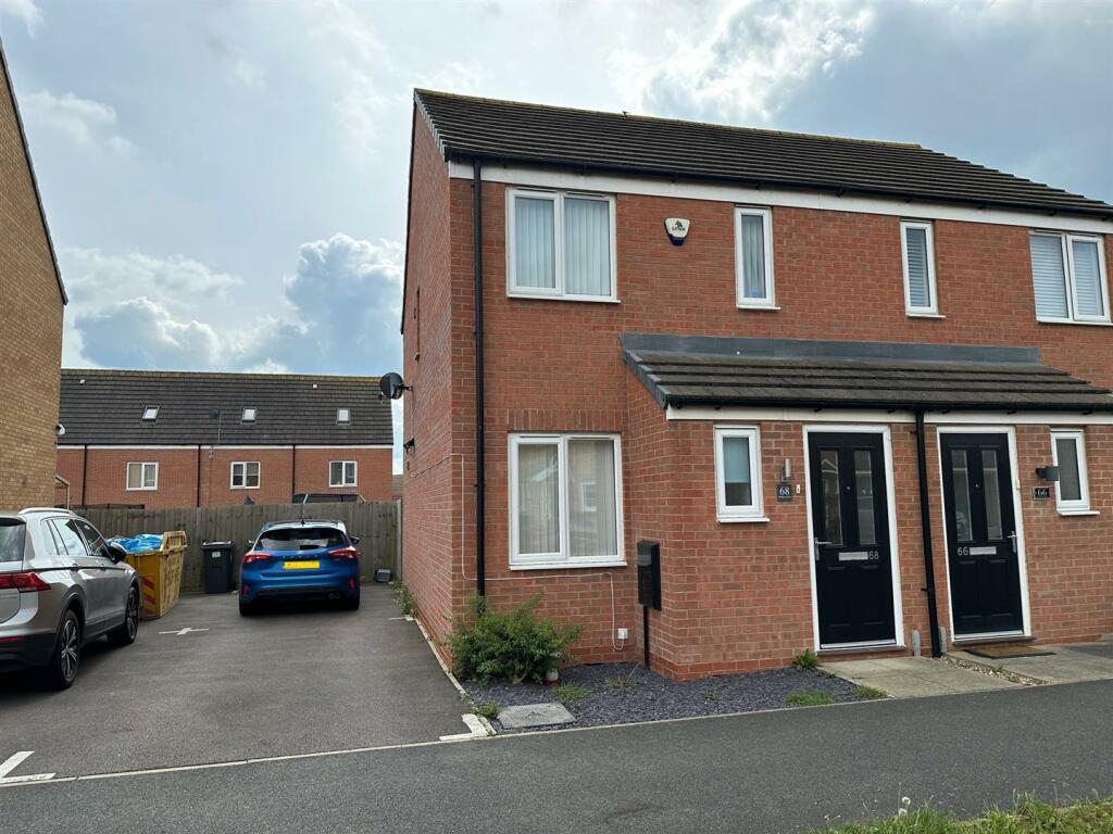 2 bedroom semidetached house for sale in Bellona Drive, Cardea