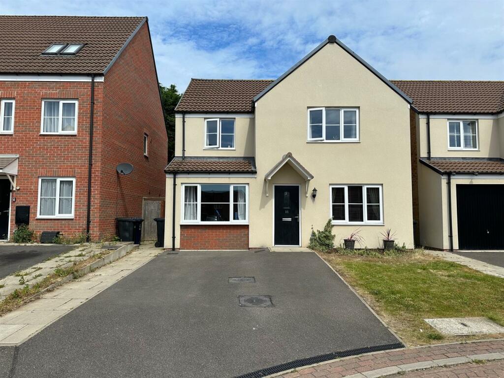 4 bedroom detached house for sale in Whitney Drive, Yaxley