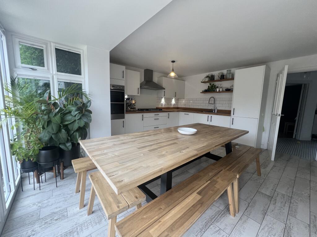 Main image of property: Rhodfa'r Morwydd, PENARTH