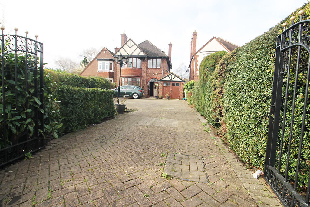 3 bedroom detached house for sale in Broadway North, Walsall, West