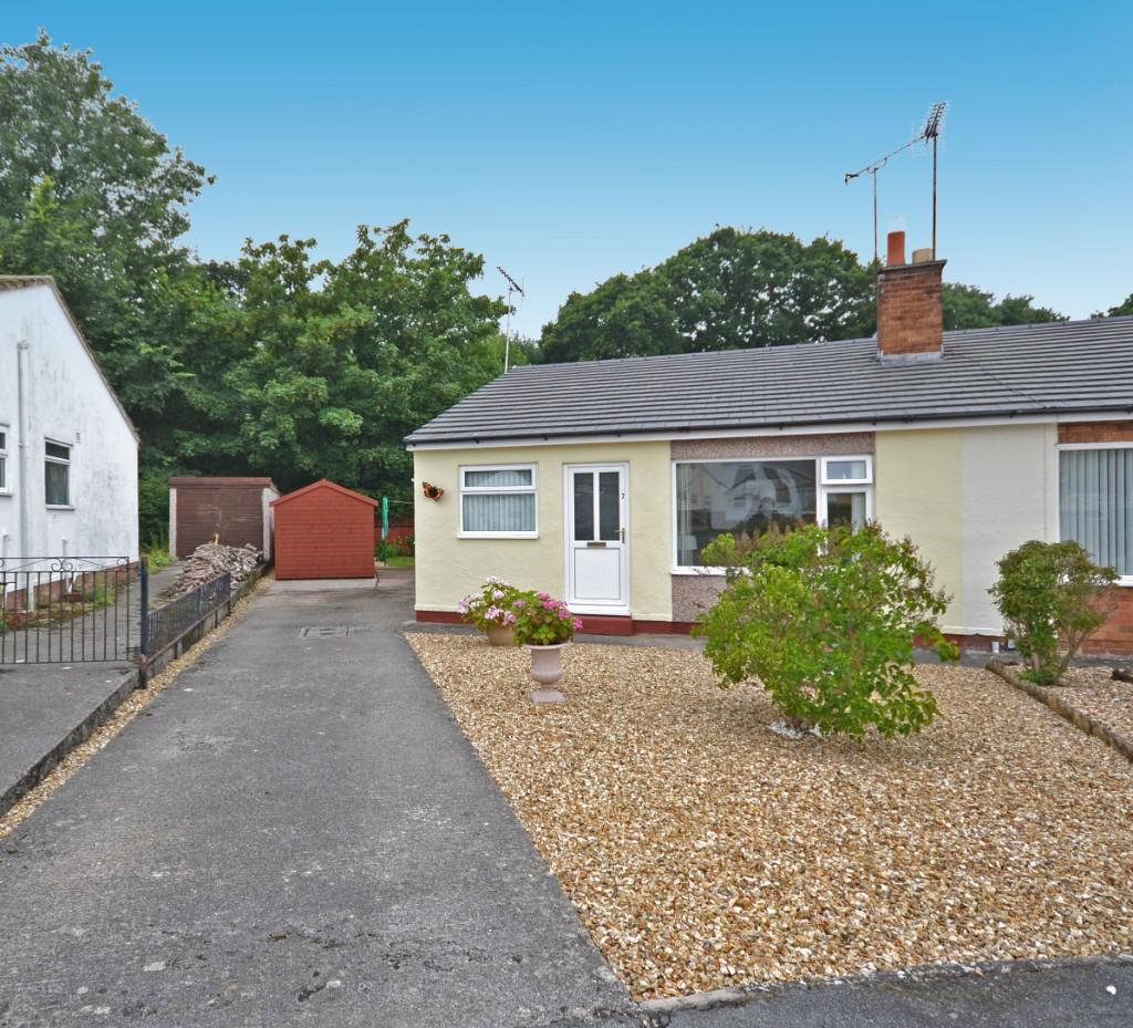 2 bedroom semidetached bungalow for sale in Moor Park, Abergele, Conwy