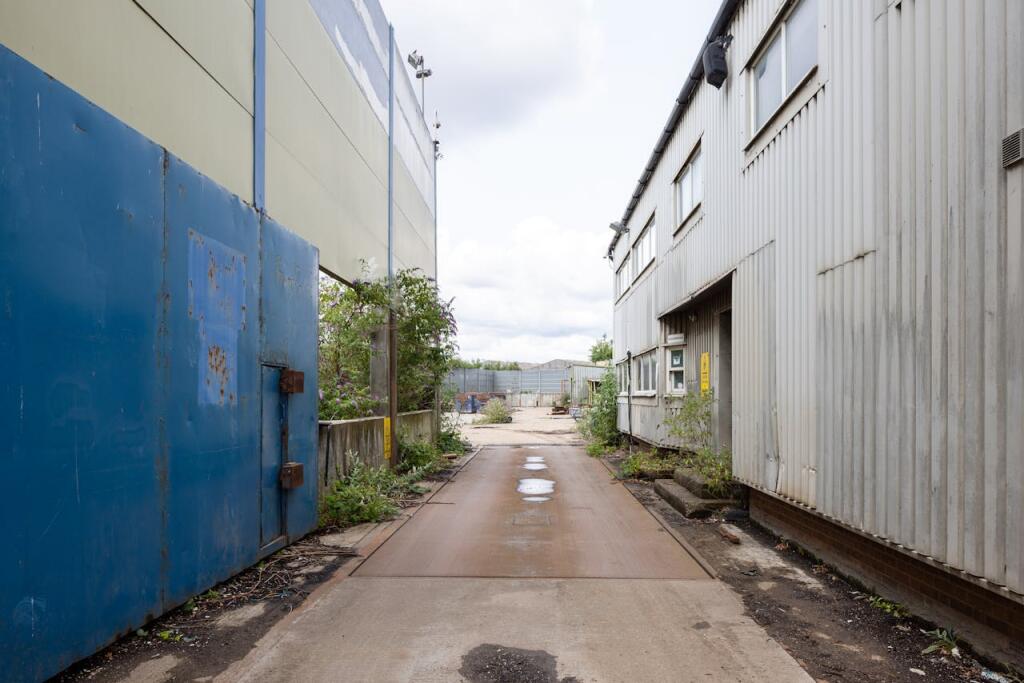 Additional property image - Endeavour Way, Croydon, London, CR0 4TR
