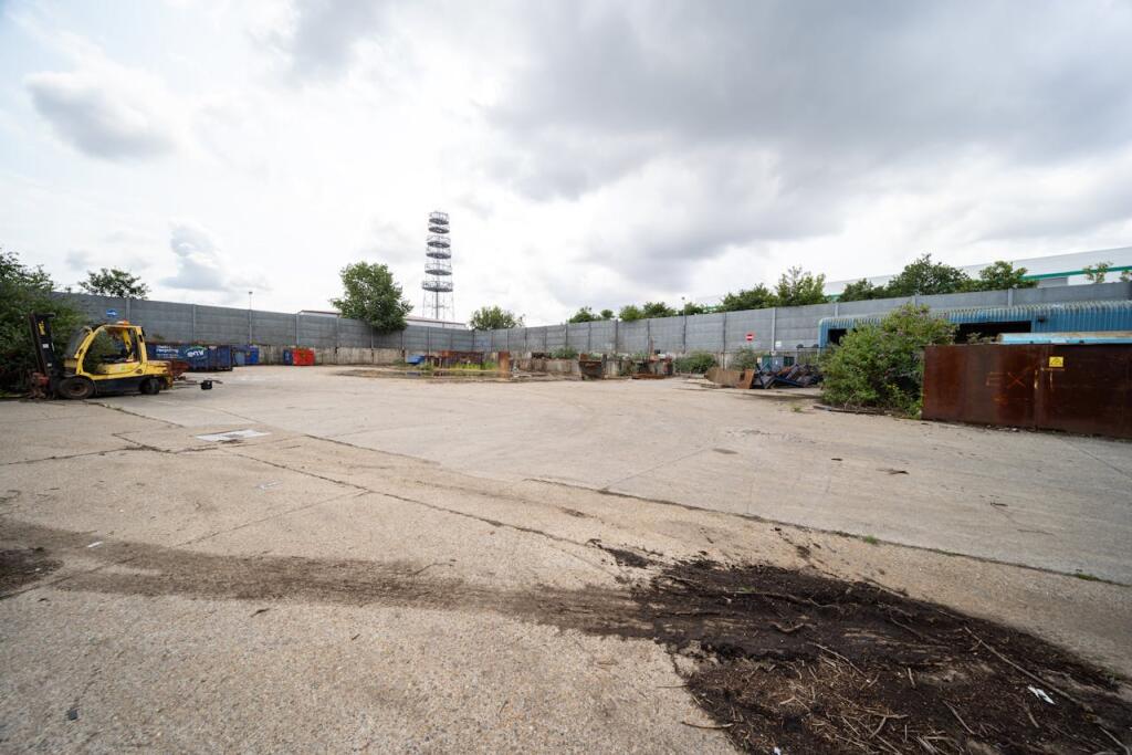 Additional property image - Endeavour Way, Croydon, London, CR0 4TR