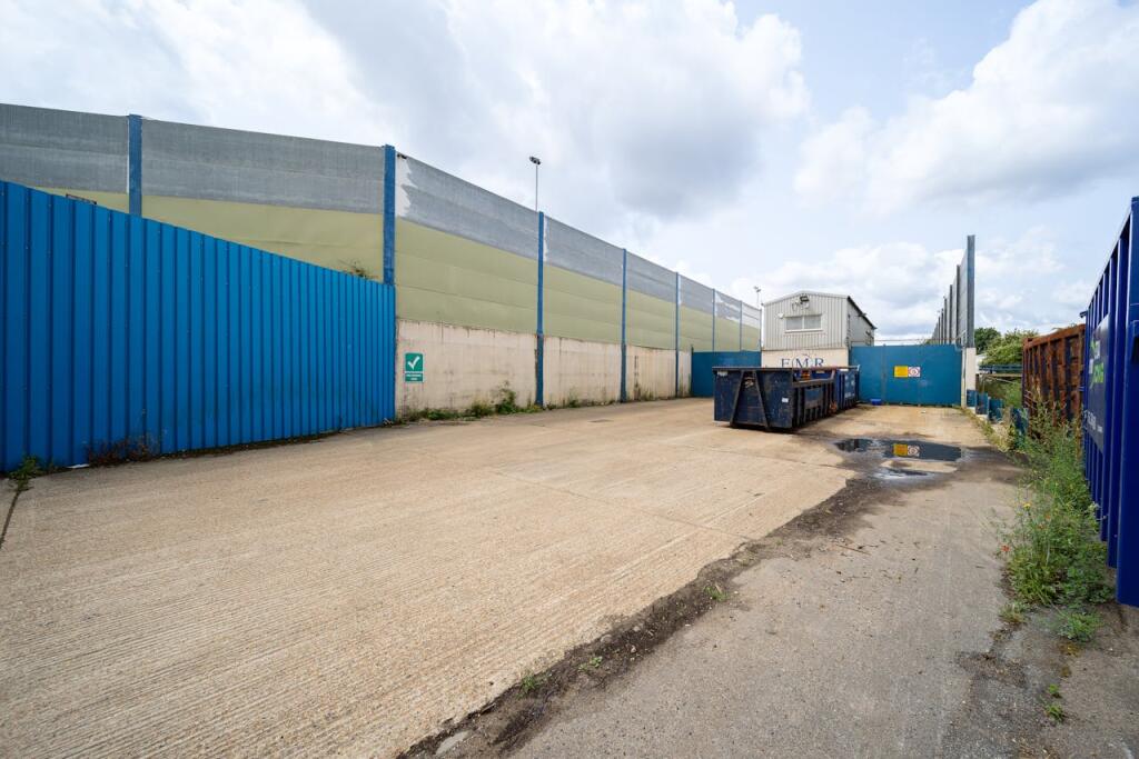 Additional property image - Endeavour Way, Croydon, London, CR0 4TR