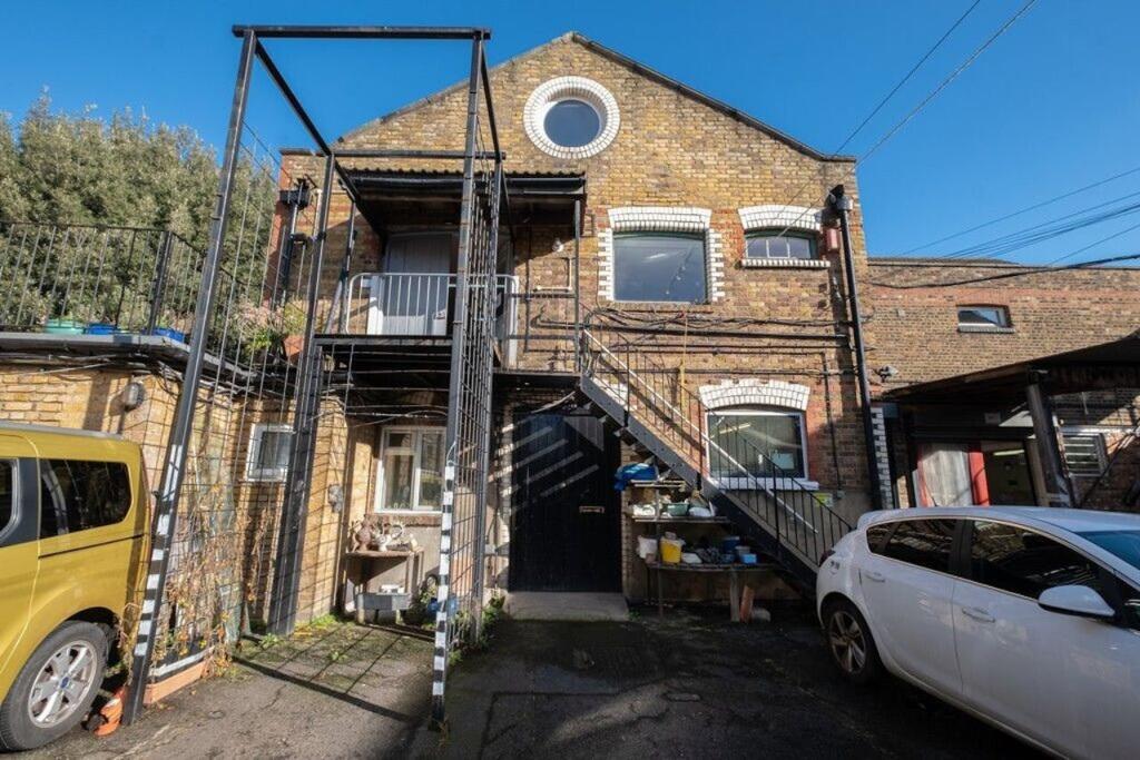 Main image of property: 3 Wedmore Street, Archway, London, N19 4RU