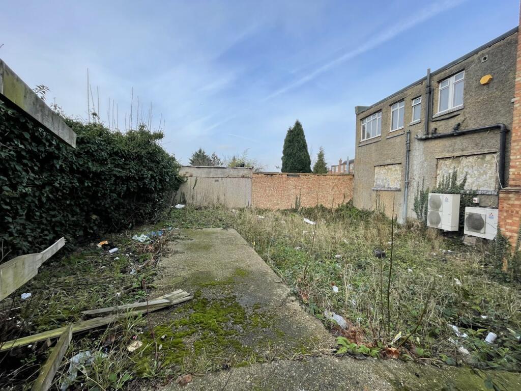 Additional property image - 87 High Street West Wickham, Bromley, BR4 0LS