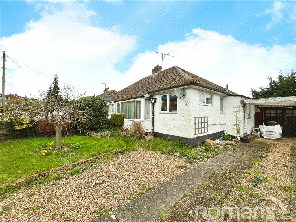 2 bedroom bungalow for sale in Upper Weybourne Lane, Farnham, Surrey, GU9